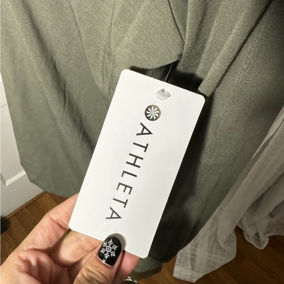 NWT- Athleta from the Power of She collection - Picture 6 of 10